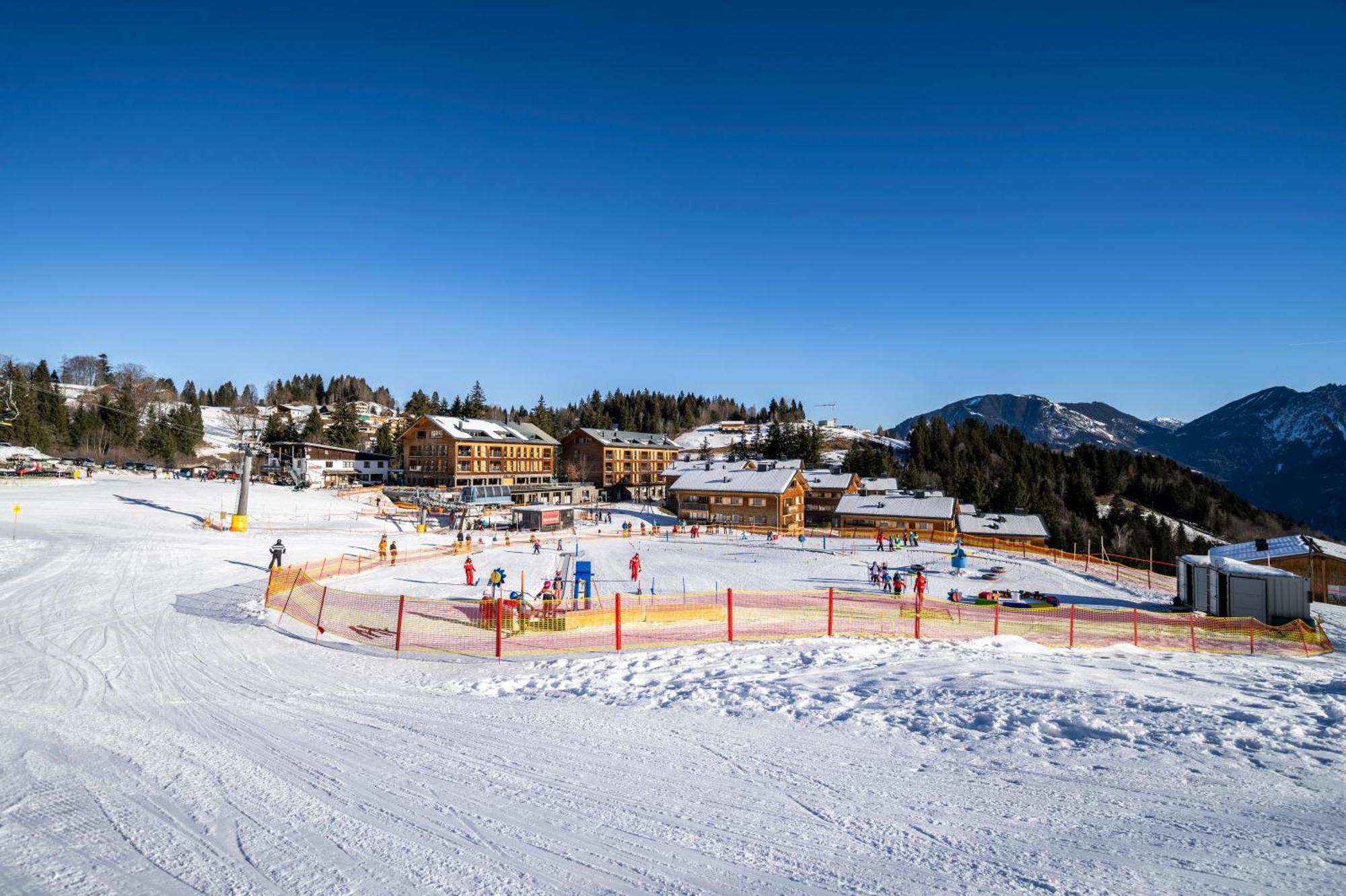 Landal Chalet Matin Bürserberg エクステリア 写真